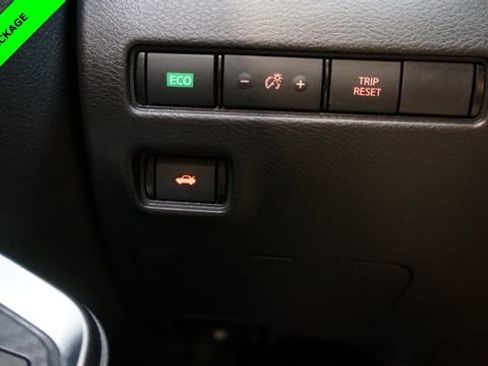 Certified 2023 Nissan Sentra SR w/ SR Premium Package image 26