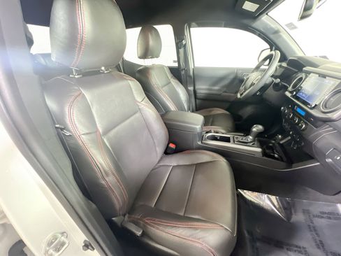 Used 2021 Toyota Tacoma TRD Sport image 25