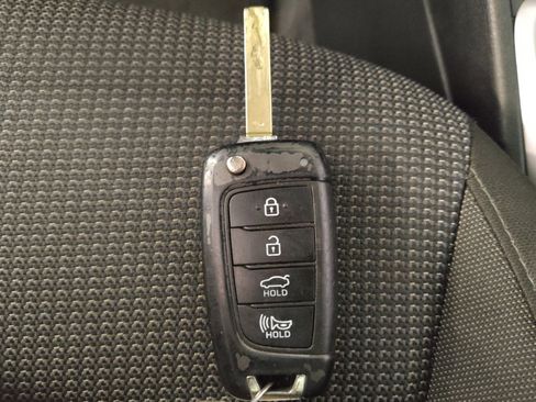 Used 2020 Hyundai Accent SE FWD image 32