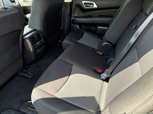Used 2020 Nissan Pathfinder S FWD image 16