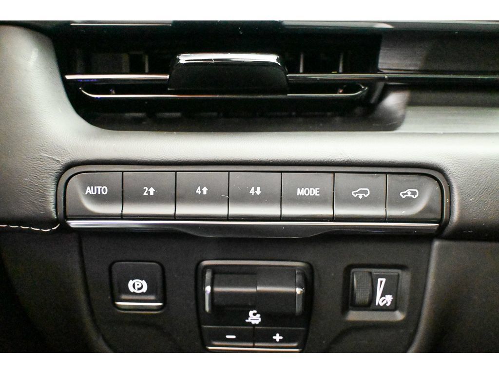 Certified 2024 Cadillac Escalade Sport Platinum w/ LPO, ONYX Package AWD/4WD image 50