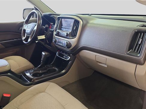 Used 2016 GMC Canyon SLE w/ SLE Convenience Package image 13