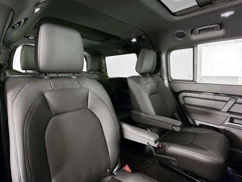 Used 2025 Land Rover Defender 130 X-Dynamic SE AWD/4WD image 15