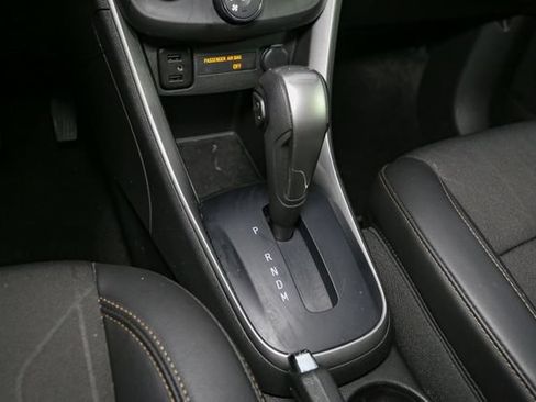 Used 2022 Chevrolet Trax LT w/ LT Convenience Package AWD/4WD image 22