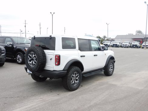 New 2025 Ford Bronco Badlands image 5