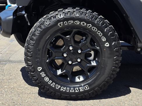 Certified 2023 Jeep Wrangler Unlimited w/ 8.4" Radio Group AWD/4WD image 9