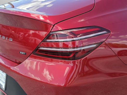 Used 2022 Genesis G70 3.3T RWD image 38