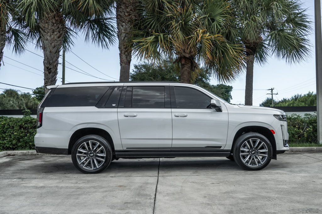 Used 2023 Cadillac Escalade ESV Sport Platinum w/ Heavy-Duty Trailer Package AWD/4WD image 9
