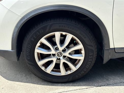 Used 2018 Nissan Rogue SV w/ Premium Package AWD/4WD image 11