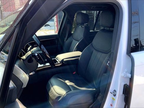 New 2026 Land Rover Range Rover SE image 9