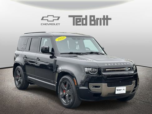 Used 2023 Land Rover Defender 110 X image 3