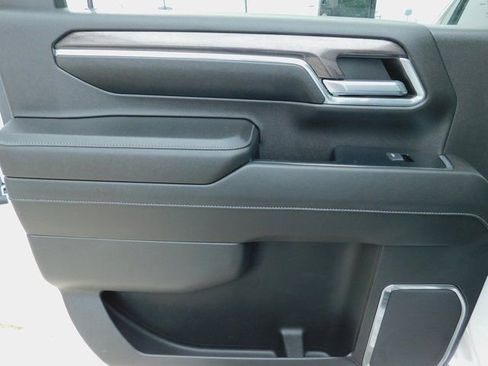 Used 2024 Chevrolet Silverado 2500 LTZ w/ LTZ Convenience Package image 26