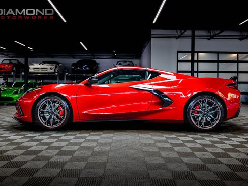 Used 2024 Chevrolet Corvette Stingray Premium Cpe w/ Z51 Performance Package RWD image 10
