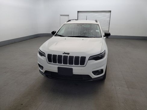 Used 2023 Jeep Cherokee Altitude Lux w/ Mopar Interior Package AWD/4WD image 15