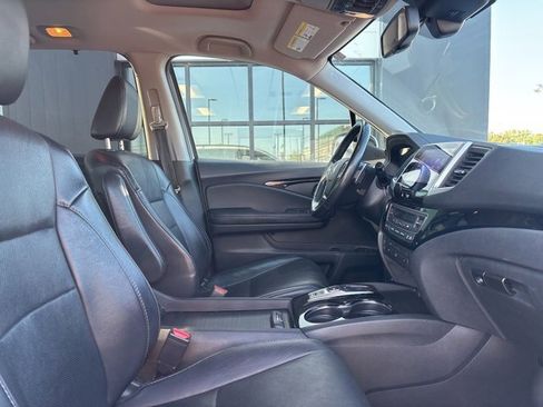 Used 2018 Honda Pilot Elite image 12