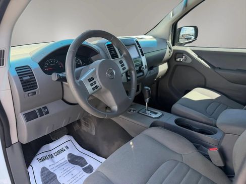 Used 2020 Nissan Frontier S RWD image 12