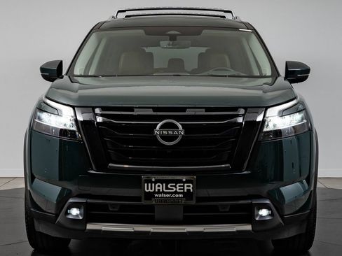 Used 2023 Nissan Pathfinder Platinum AWD/4WD image 2
