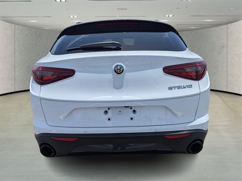 Used 2022 Alfa Romeo Stelvio Sprint image 4