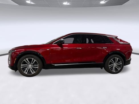 Used 2024 Cadillac Lyriq Luxury RWD image 2