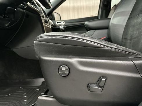 Used 2015 Jeep Grand Cherokee Altitude AWD/4WD image 18