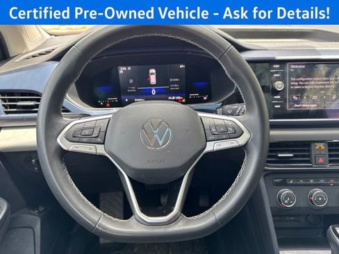 Certified 2022 Volkswagen Taos SE w/ Panoramic Sunroof Package AWD/4WD image 11