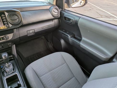 Used 2020 Toyota Tacoma SR w/ SR Convenience Package image 16