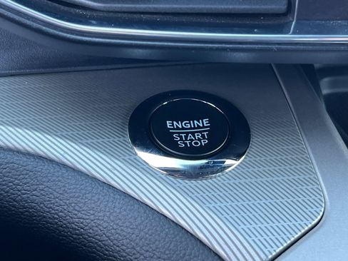 Used 2022 Ford Explorer XLT w/ Equipment Group 202A image 21