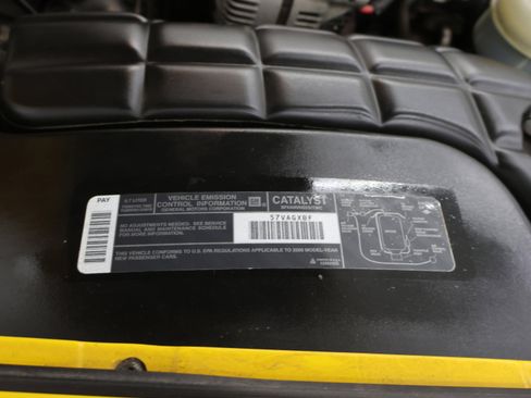 Used 2000 Chevrolet Corvette Convertible w/ Memory Pkg RWD image 15