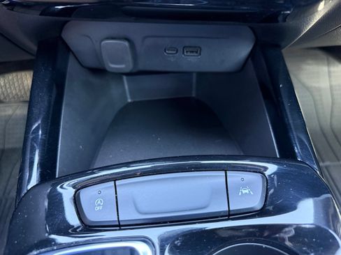 Certified 2024 Chevrolet Trax RS w/ Driver Confidence Package FWD image 26