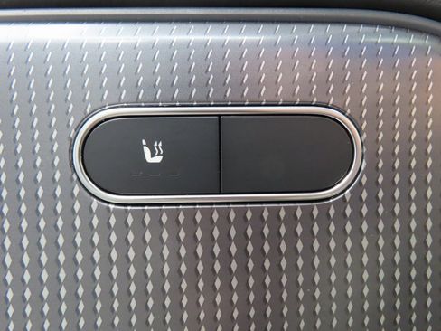 Used 2022 Mercedes-Benz GLB 250 4MATIC image 50