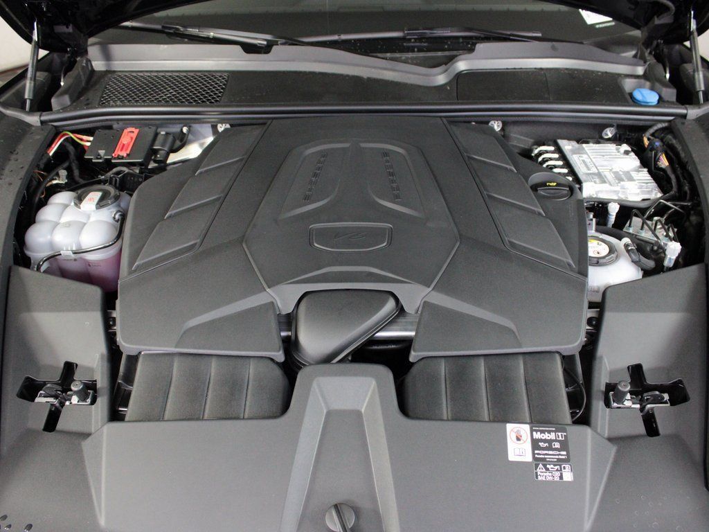 Certified 2026 Porsche Cayenne E-Hybrid Coupe AWD/4WD image 41