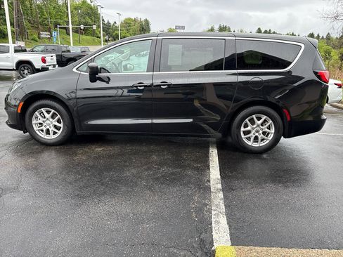 Used 2023 Chrysler Voyager LX FWD image 8