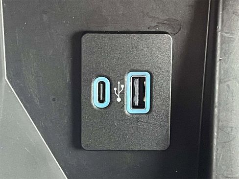 Used 2023 Ford F150 Lariat w/ Equipment Group 502A High image 23