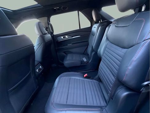 New 2026 Ford Explorer ST-Line w/ ST-Line Street Pack AWD/4WD image 15