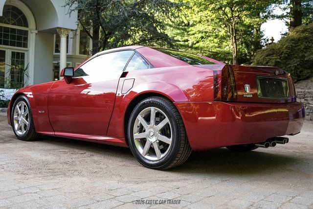 Used 2004 Cadillac XLR RWD image 16