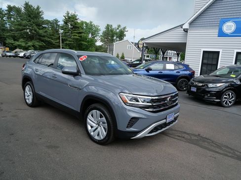 Used 2022 Volkswagen Atlas Cross Sport SE AWD/4WD image 2