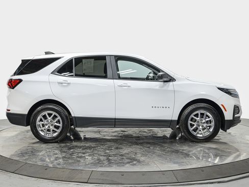 Used 2023 Chevrolet Equinox LS w/ LS Convenience Package image 10