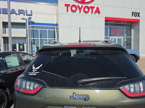 Used 2020 Jeep Cherokee Limited AWD/4WD image 5