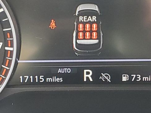 Certified 2025 Nissan Pathfinder SL image 29