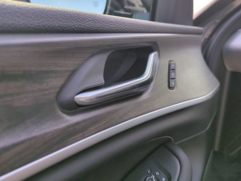 New 2026 Jeep Grand Cherokee L Limited AWD/4WD image 12