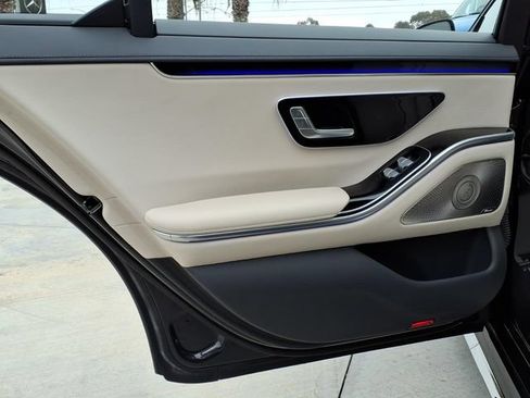 Used 2023 Mercedes-Benz S 500 4MATIC image 17