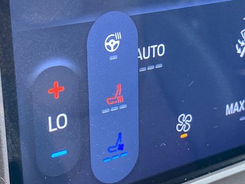 Used 2021 Ford Edge Titanium w/ Equipment Group 301A image 32