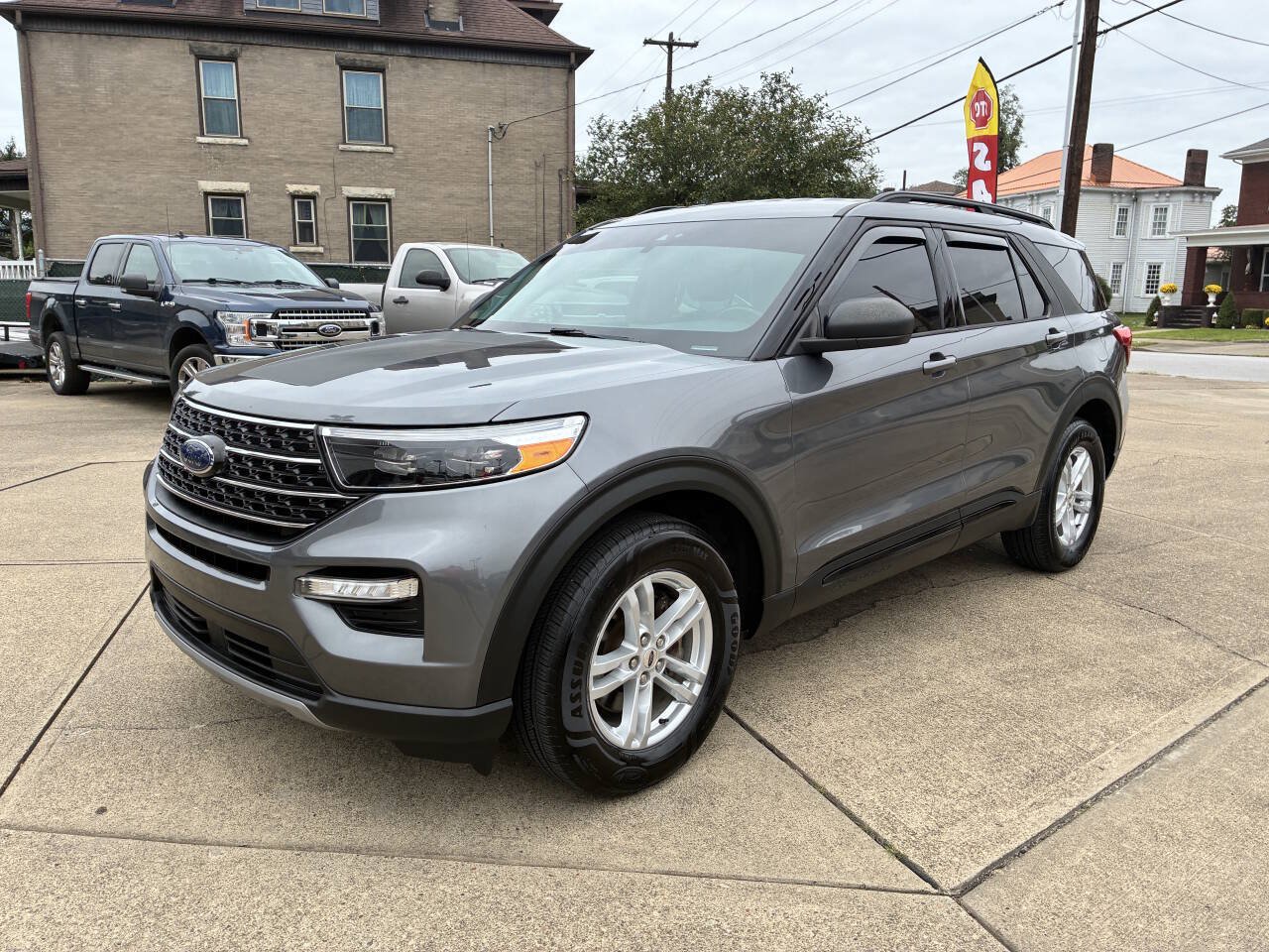 Used 2021 Ford Explorer XLT w/ Equipment Group 202A AWD/4WD image 10