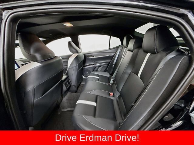 Used 2026 Toyota Camry SE FWD image 9