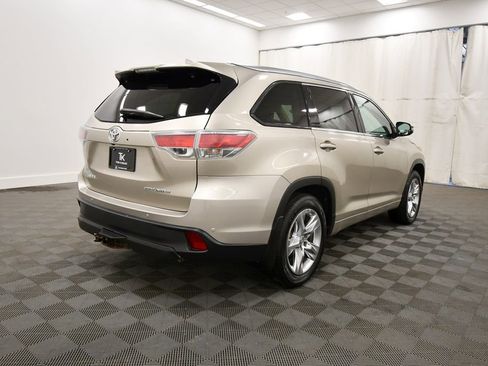 Used 2015 Toyota Highlander Limited AWD/4WD image 8