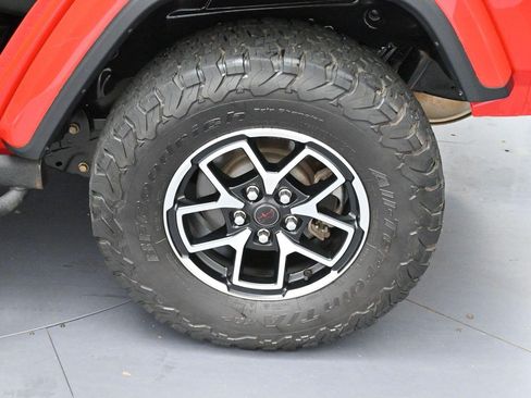 Used 2020 Jeep Wrangler Unlimited Sahara AWD/4WD image 27