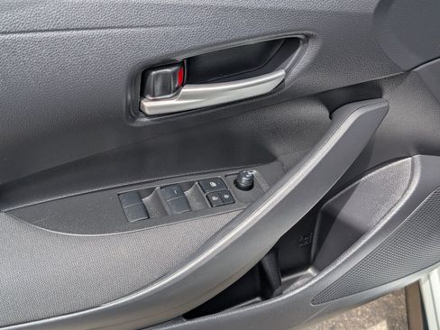 Used 2026 Toyota Corolla SE FWD image 15