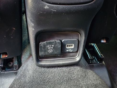 Used 2018 Jeep Compass Latitude w/ Popular Equipment Group AWD/4WD image 33