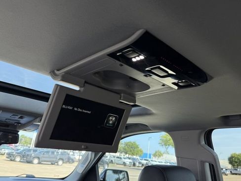 Used 2016 Chevrolet Tahoe LTZ AWD/4WD image 30