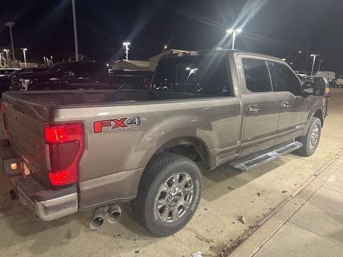 Used 2020 Ford F250 Lariat w/ Chrome Package image 5